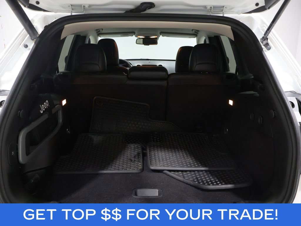 Used 2016 Jeep Cherokee Trailhawk w/ Comfort/Convenience Group image 5