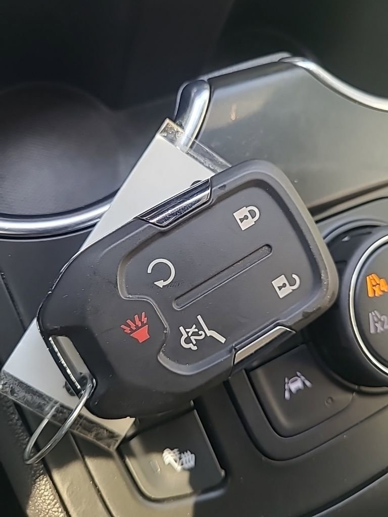 Used 2022 GMC Terrain SLT image 25