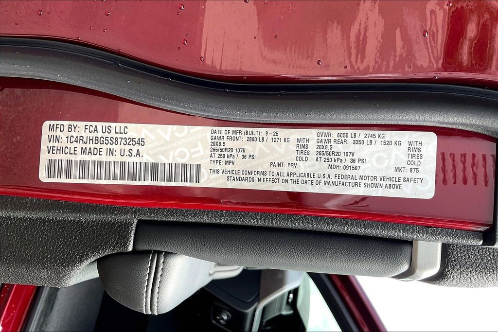 New 2025 Jeep Grand Cherokee Limited w/ Black Appearance Package image 13