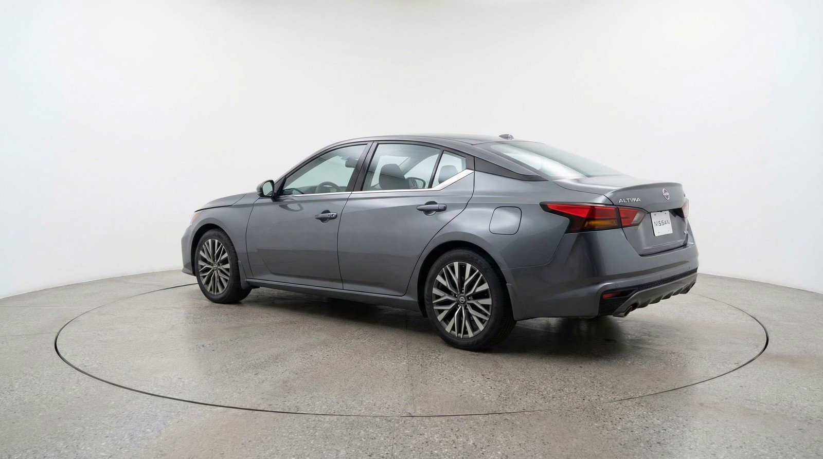 Used 2025 Nissan Altima 2.5 SV image 6