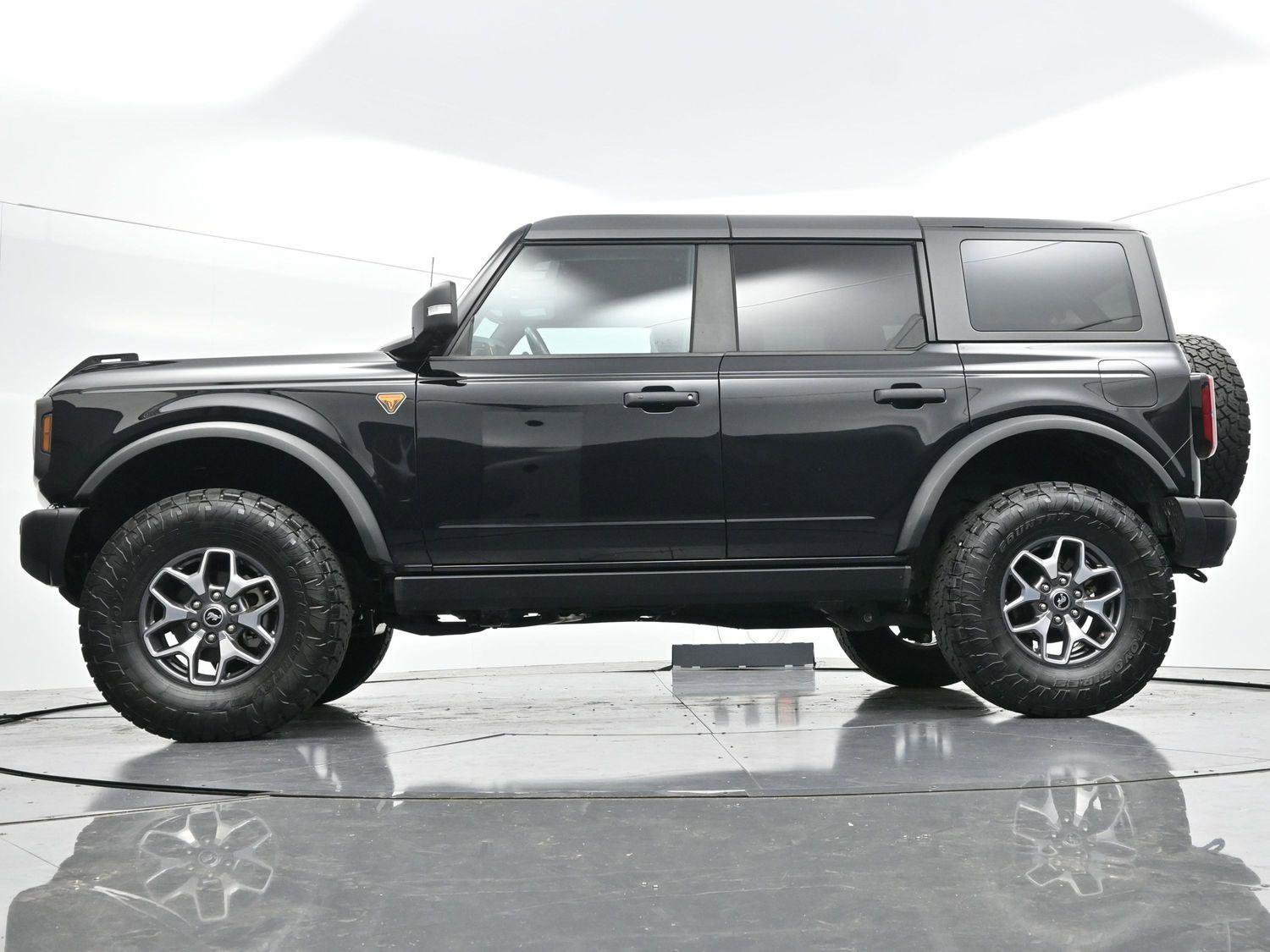 Used 2023 Ford Bronco Badlands image 51
