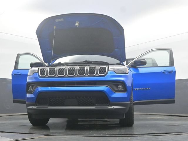 Used 2024 Jeep Compass Latitude AWD/4WD image 56