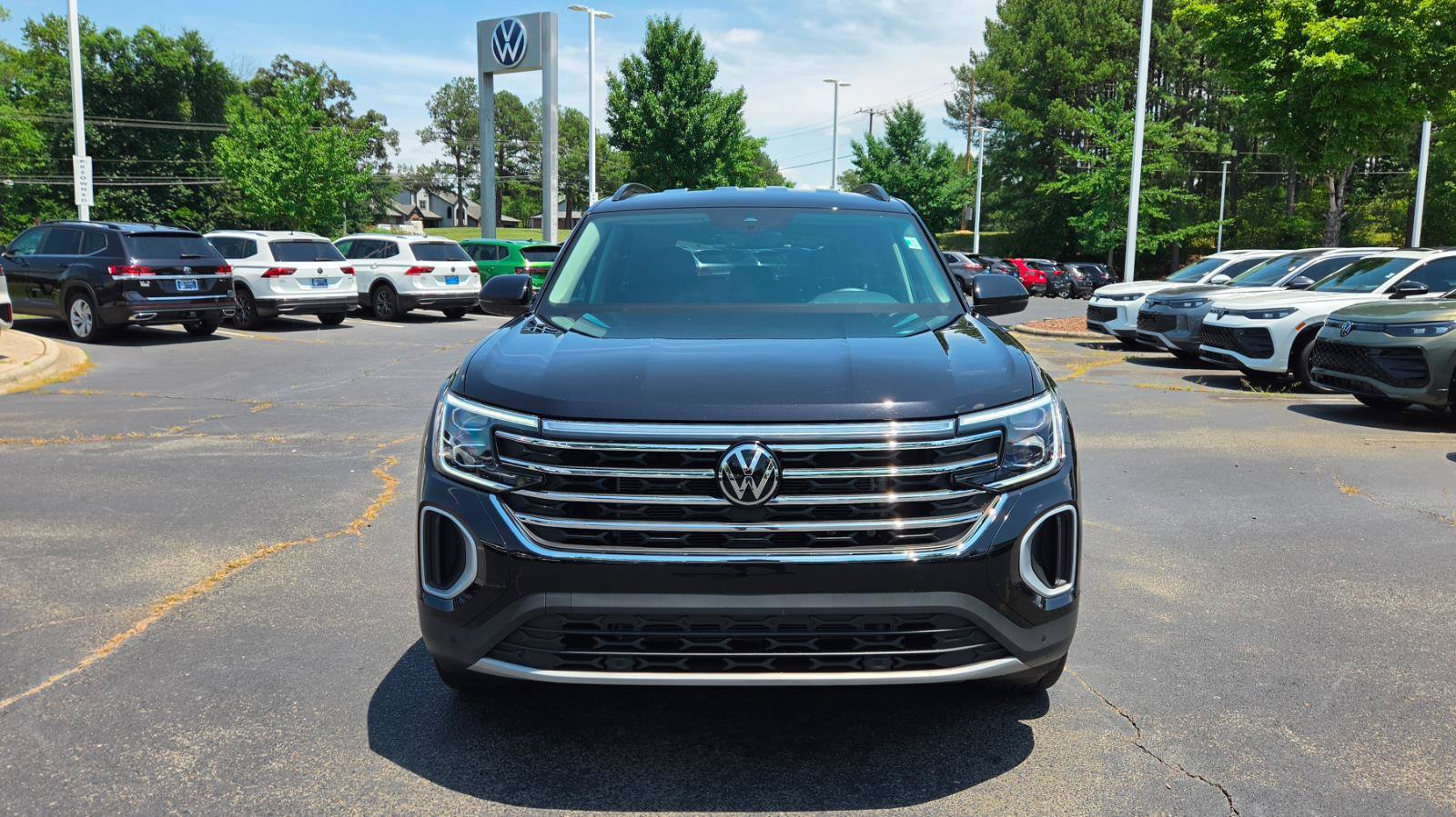 Used 2026 Volkswagen Atlas SE FWD image 8
