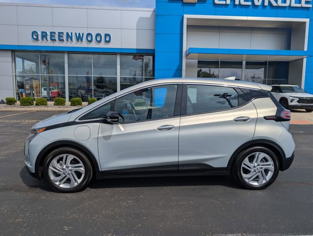 Used 2023 Chevrolet Bolt LT w/ Driver Confidence Package FWD image 2