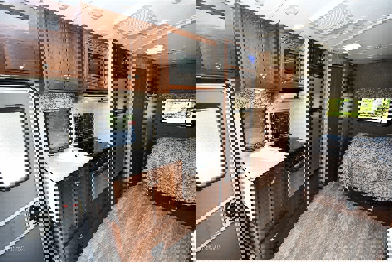 Used 2017 Mercedes-Benz Sprinter 3500 image 6