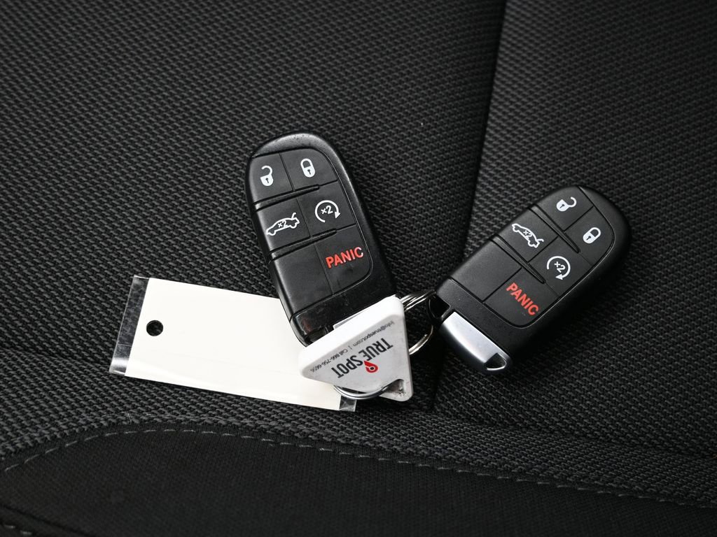 Used 2019 Dodge Charger SXT image 29