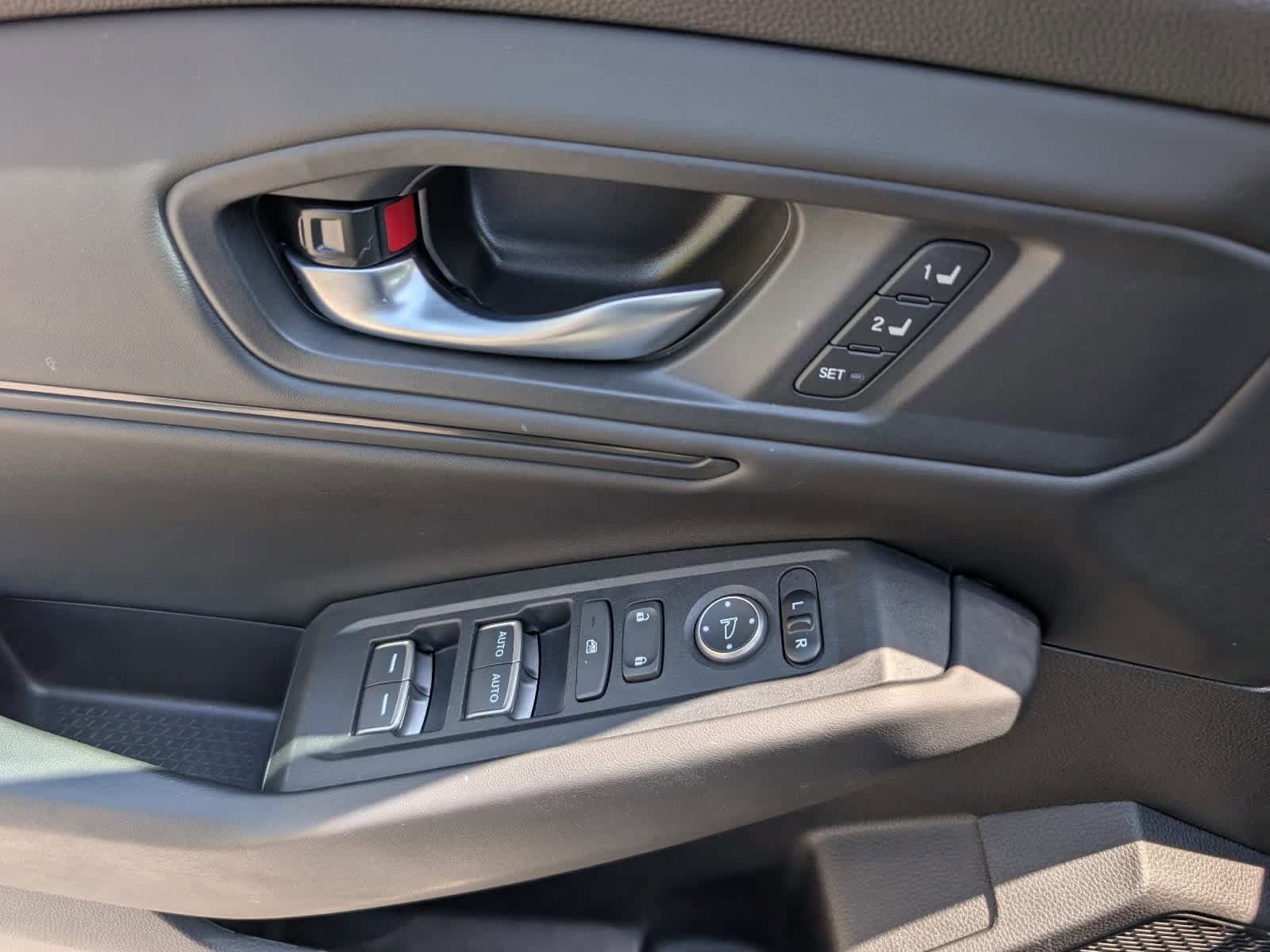 Used 2025 Honda Accord EX-L image 18