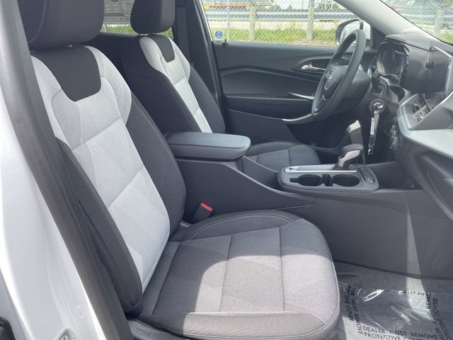 New 2026 Chevrolet Trax LS w/ LS Convenience Package FWD image 21