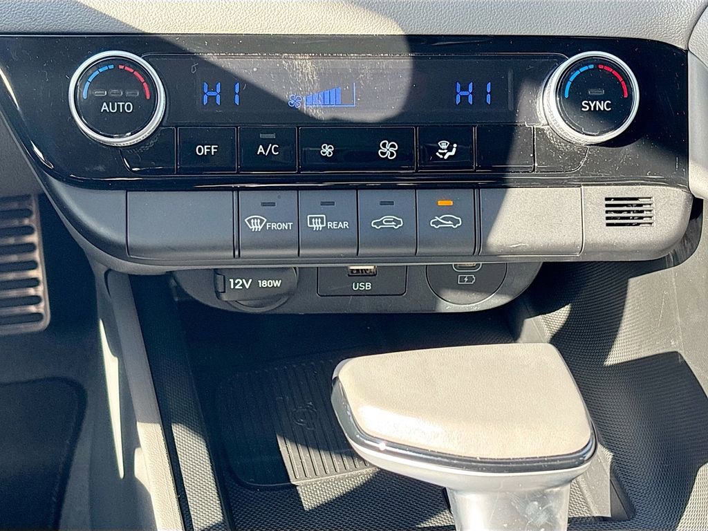 Certified 2025 Hyundai Elantra Sport image 14