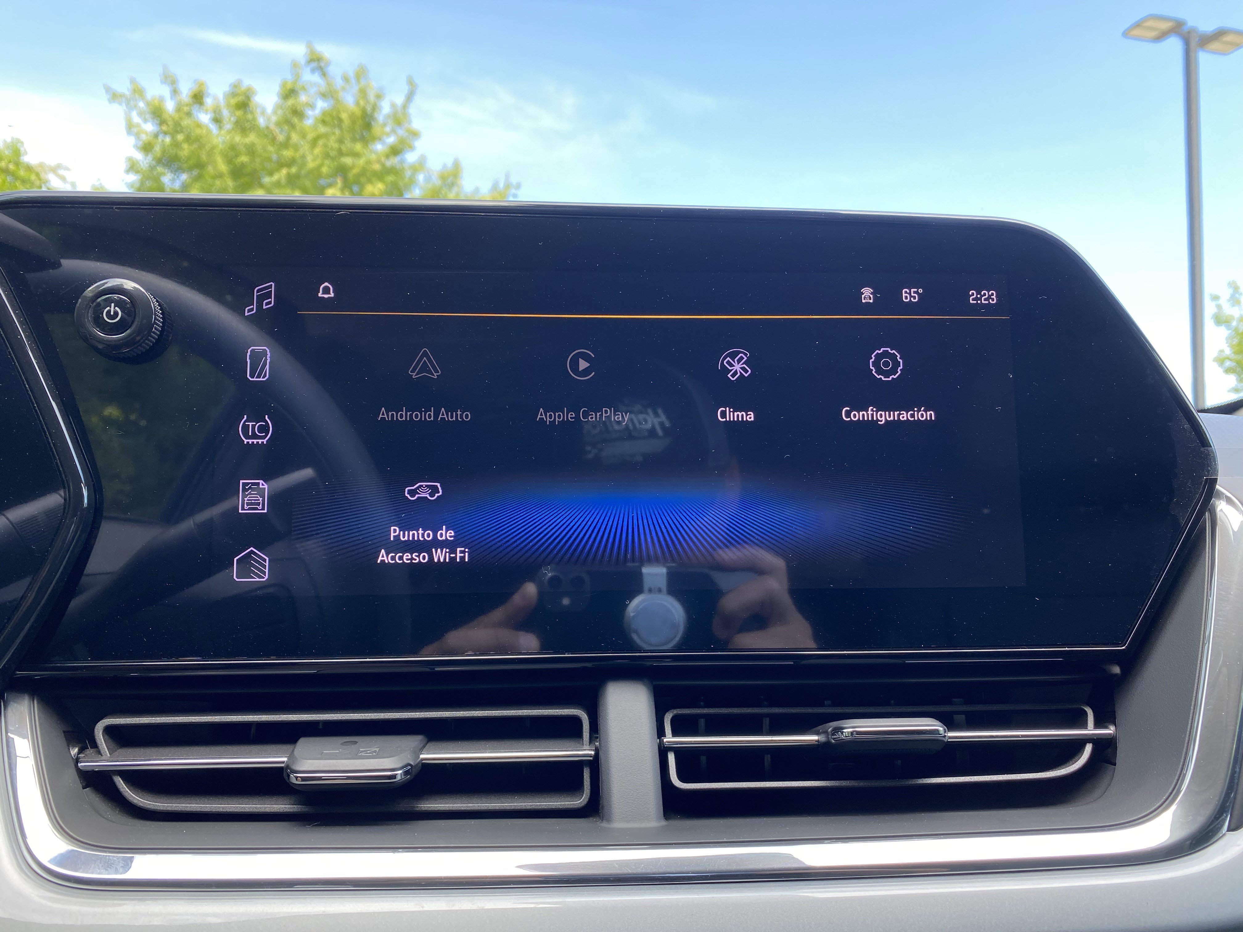 Used 2026 Chevrolet Trax LT w/ LPO, Blackout Package FWD image 25