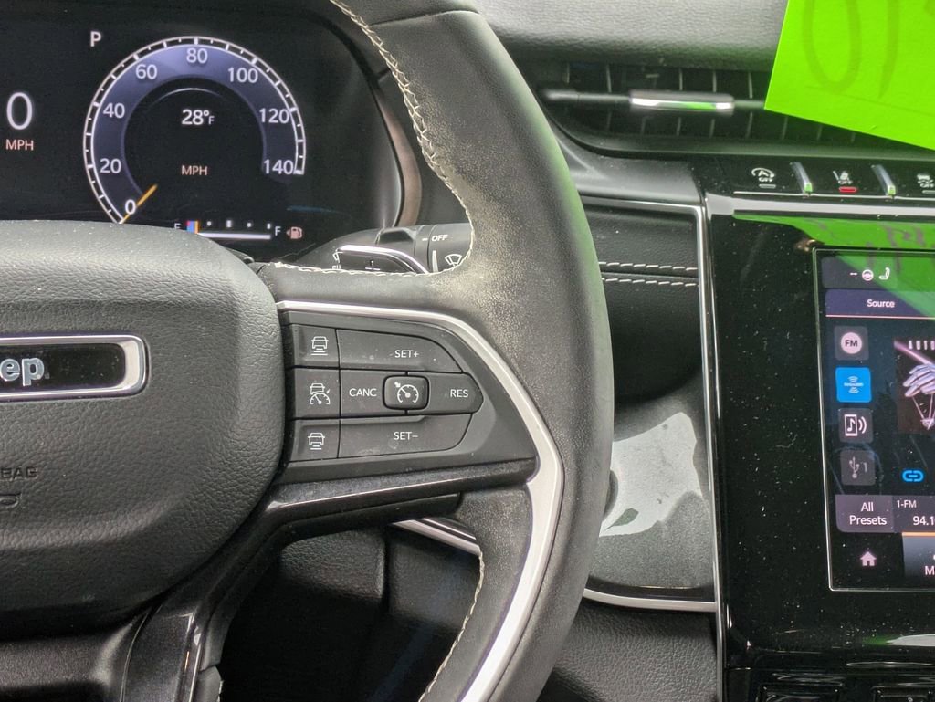 Used 2023 Jeep Grand Cherokee L Laredo image 14