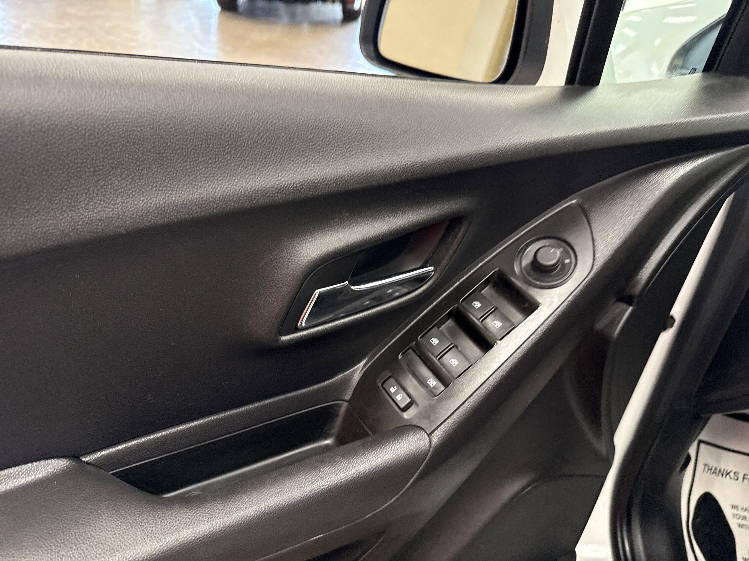 Used 2018 Chevrolet Trax LT w/ LT Convenience Package FWD image 35