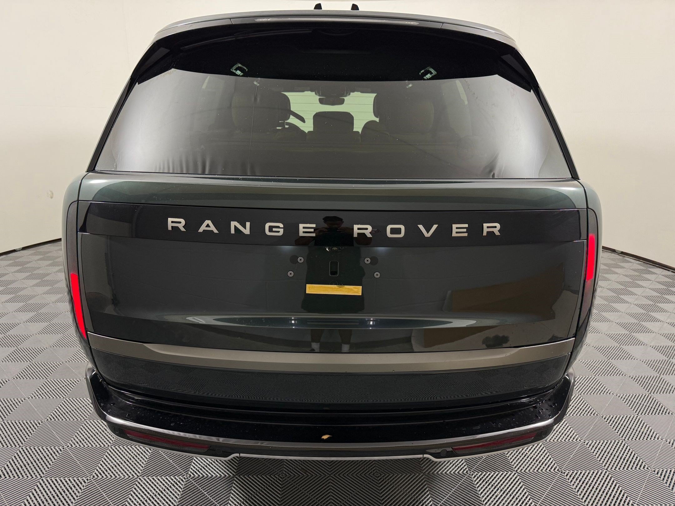 New 2026 Land Rover Range Rover Long Wheelbase SE AWD/4WD image 10