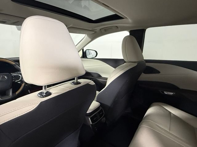 Used 2025 Lexus RX 350 Premium Plus w/ Accessory Package (Z1) FWD image 27