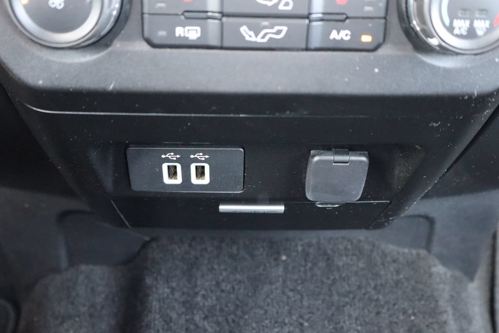 Used 2018 Ford F150 XLT w/ Equipment Group 302A Luxury AWD/4WD image 10