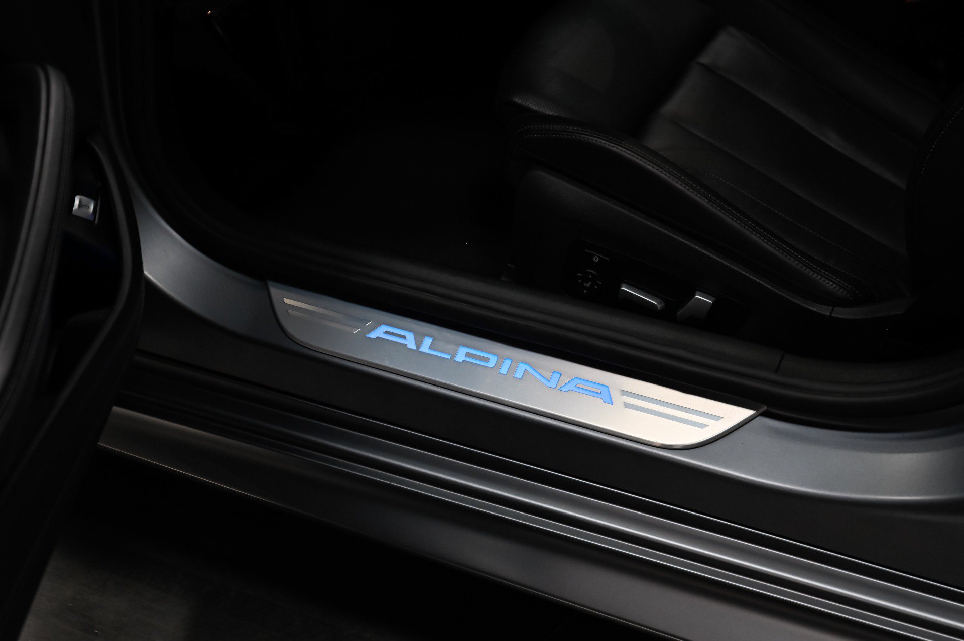 Used 2022 BMW ALPINA B8 xDrive Gran Coupe AWD/4WD image 25