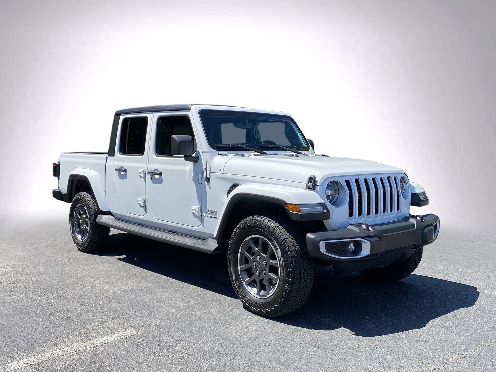 Used 2020 Jeep Gladiator Overland AWD/4WD image 2