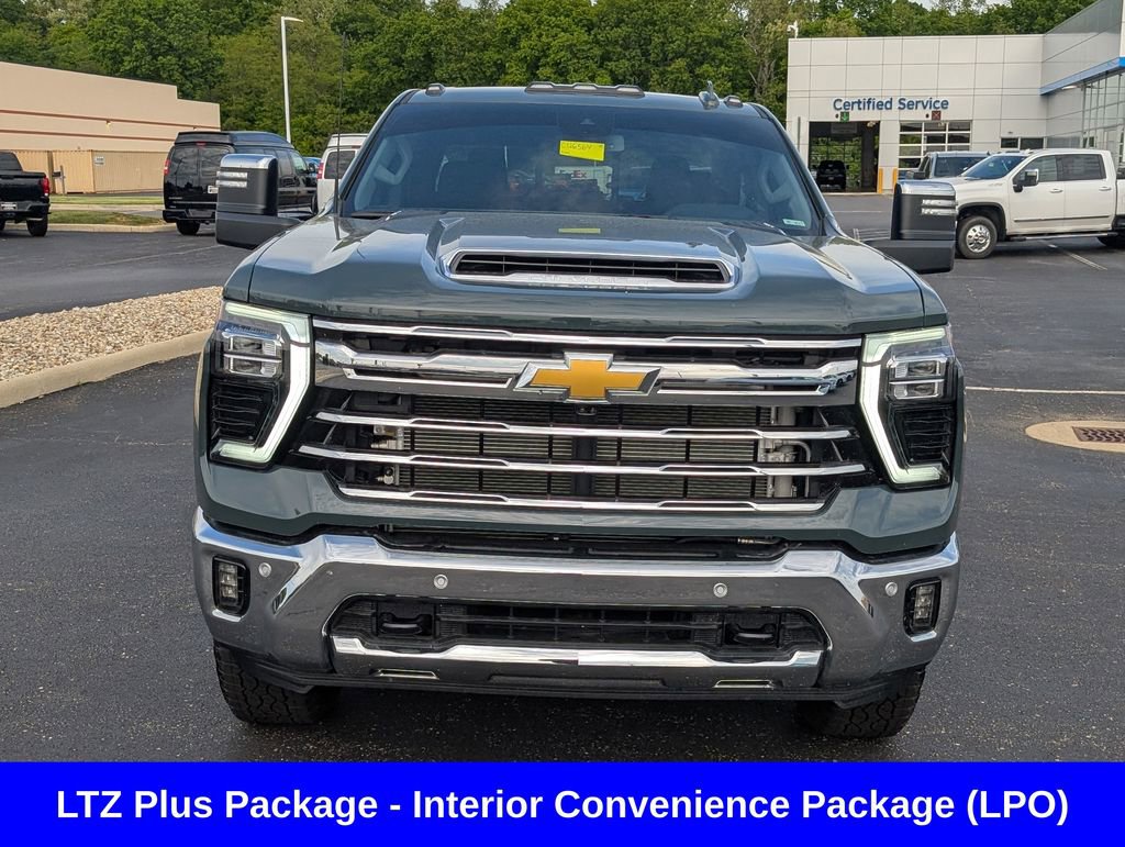 Used 2025 Chevrolet Silverado 3500 LTZ w/ LTZ Plus Package AWD/4WD image 2