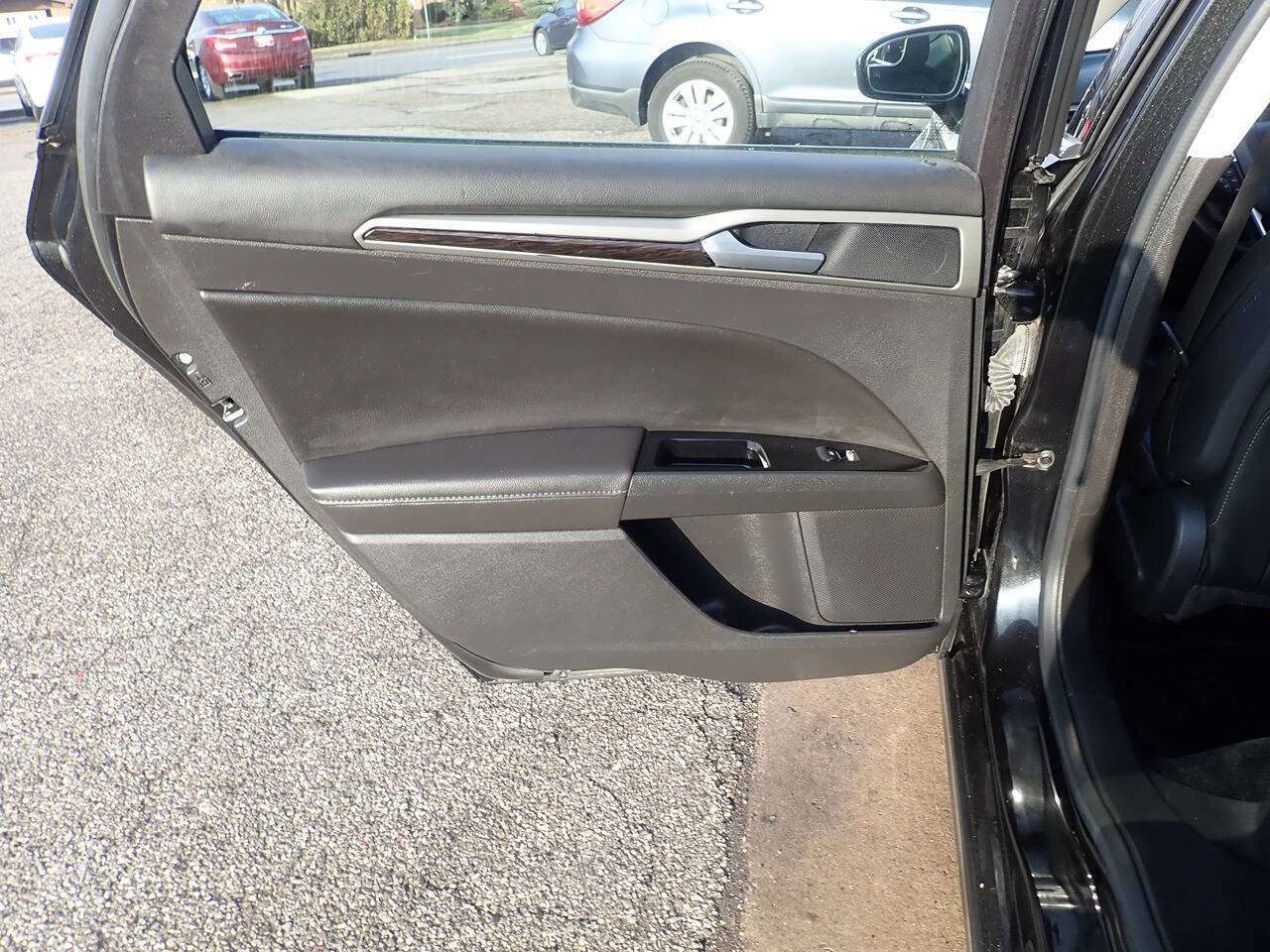 Used 2014 Ford Fusion SE w/ Equipment Group 202A image 14