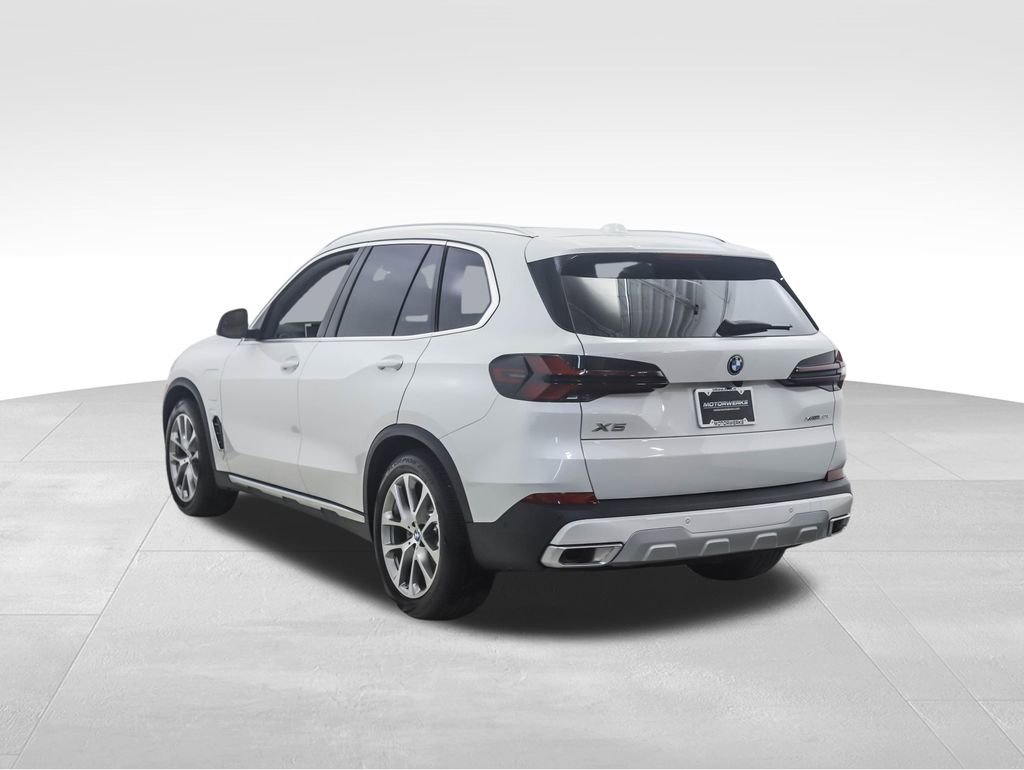 Used 2026 BMW X5 xDrive50e w/ Executive Package image 3