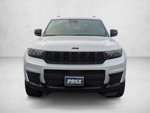 Used 2023 Jeep Grand Cherokee L Laredo image 2