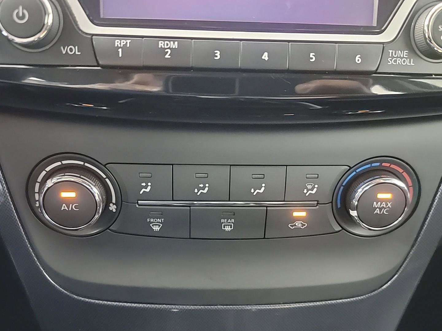 Used 2017 Nissan Sentra SR FWD image 28