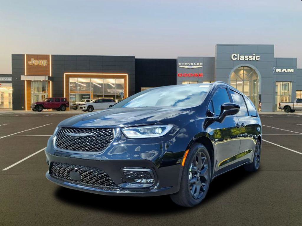 New 2026 Chrysler Pacifica Limited w/ S Appearance Package image 1