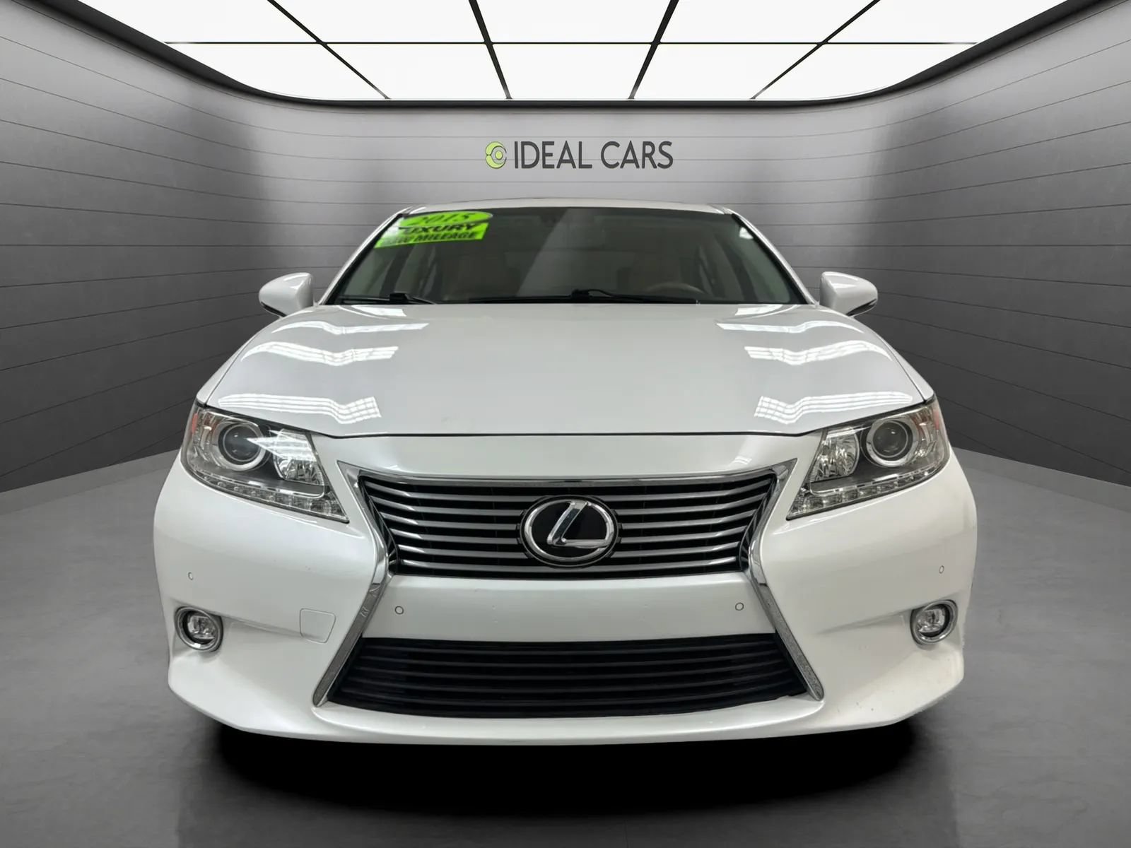 Used 2015 Lexus ES 350 w/ Luxury Package FWD image 2
