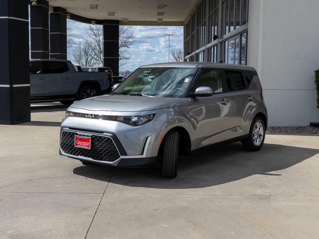 New 2025 Kia Soul S image 3