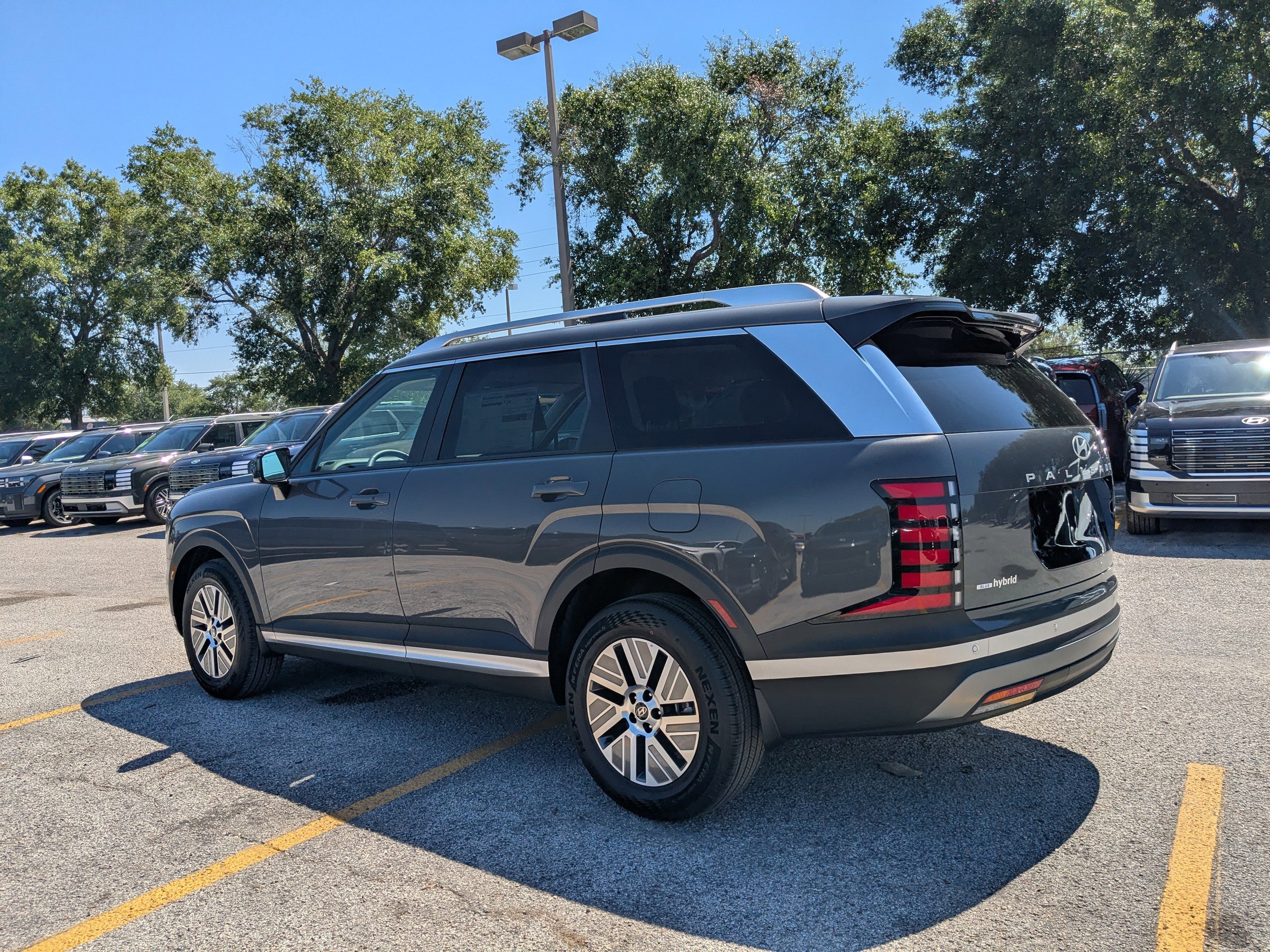 Used 2026 Hyundai Palisade FWD Hybrid image 7