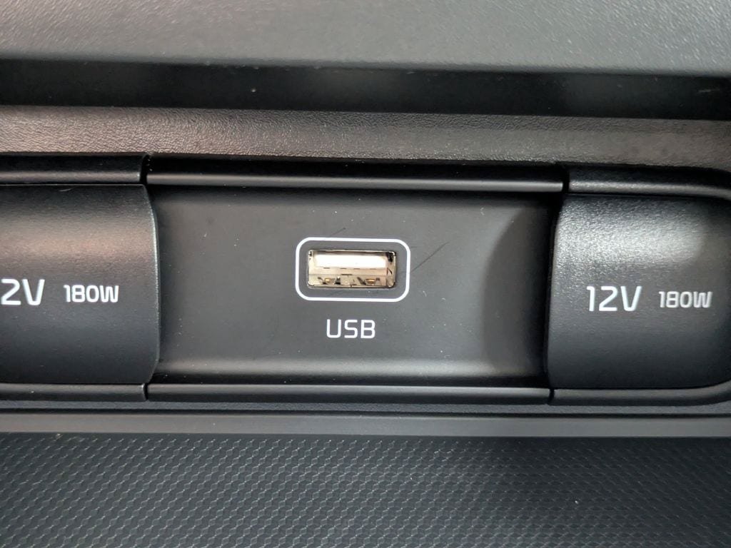 Used 2025 Kia Soul LX w/ LX Technology Package FWD image 21