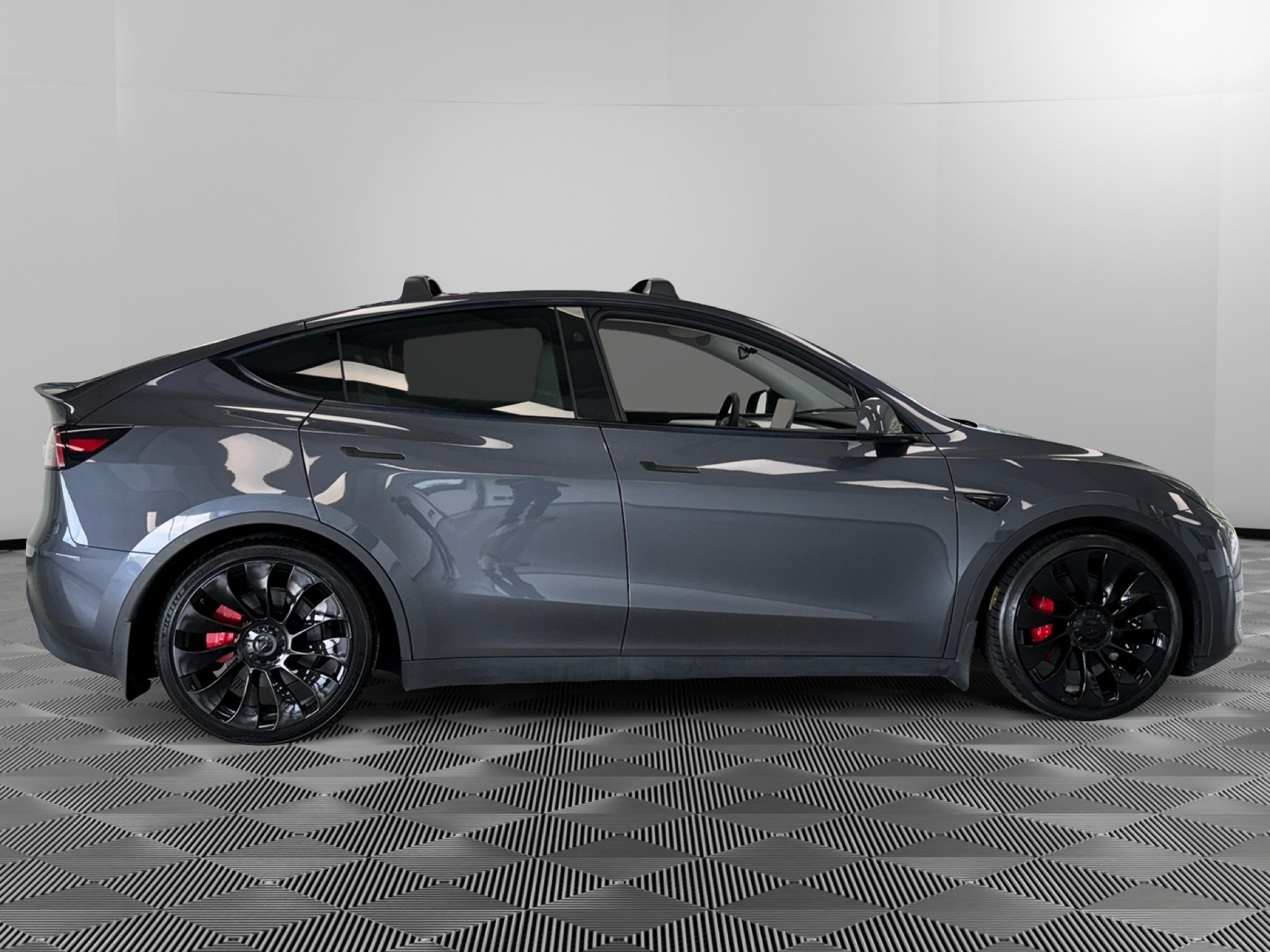 Used 2023 Tesla Model Y Performance AWD/4WD image 9