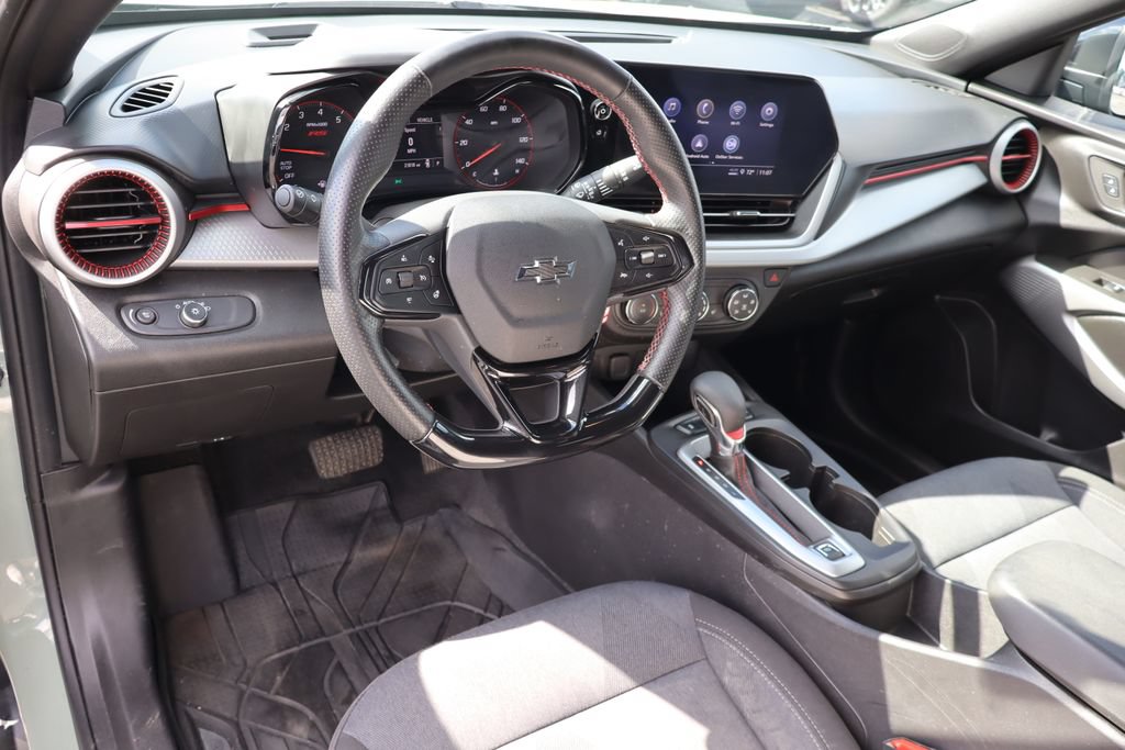 Used 2024 Chevrolet Trax RS w/ Driver Confidence Package FWD image 5
