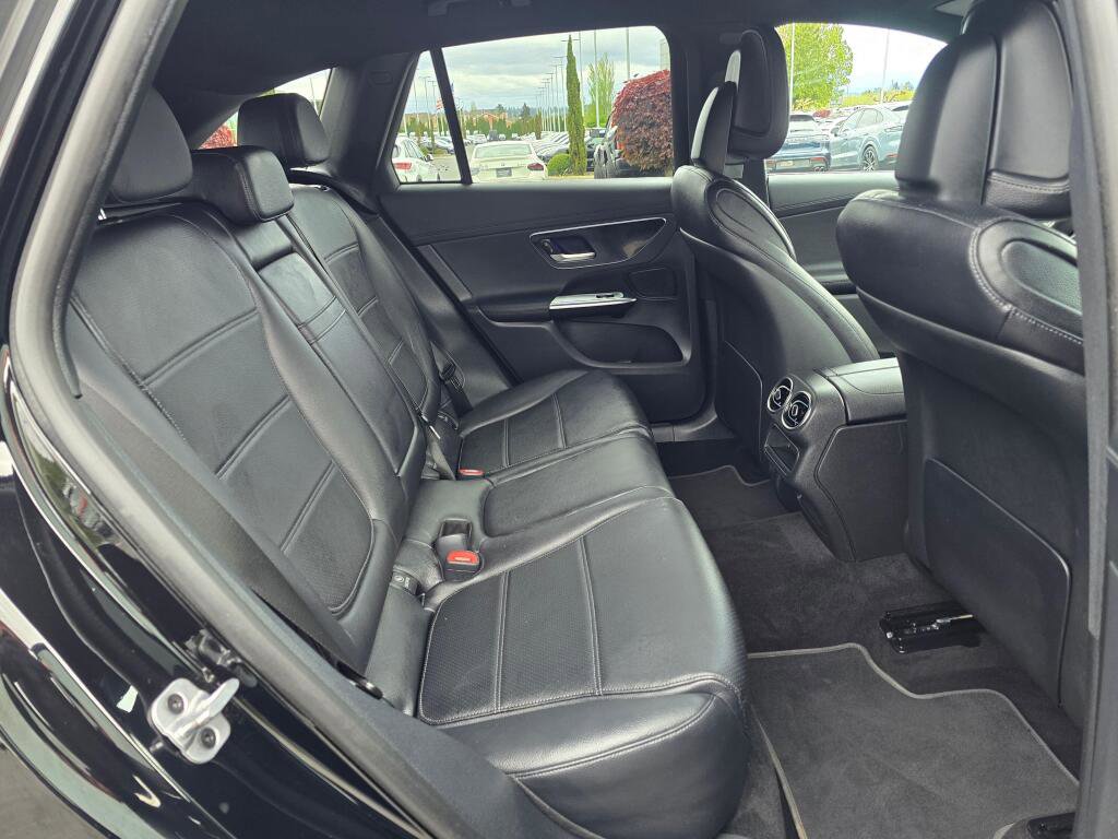 Used 2023 Mercedes-Benz GLC 300 4MATIC image 24