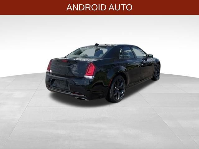 Used 2021 Chrysler 300 Touring w/ Sport Appearance Package RWD image 7