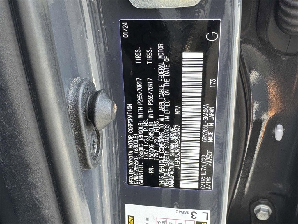 Used 2024 Toyota 4Runner TRD Off-Road Premium image 27
