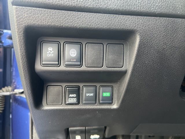 Used 2020 Nissan Rogue Sport S image 41