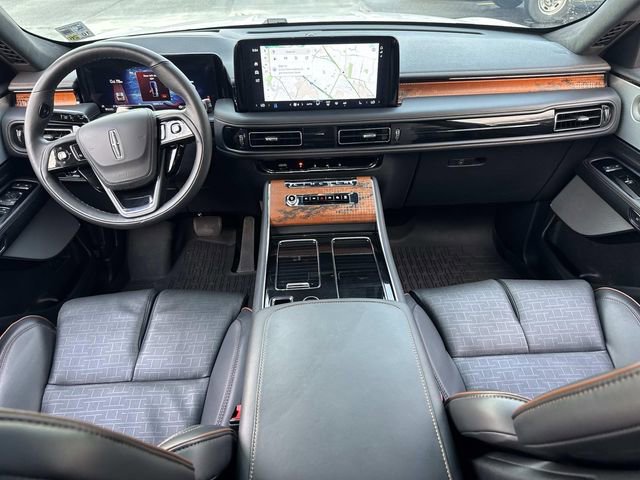 Used 2025 Lincoln Aviator Black Label w/ Jet Appearance Package image 19