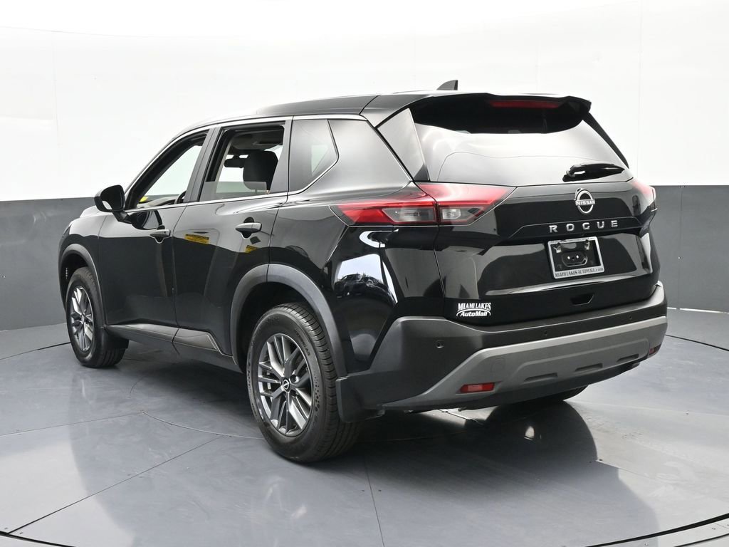 Used 2023 Nissan Rogue S image 4