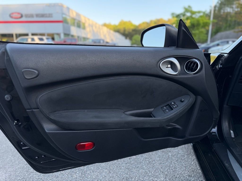 Used 2016 Nissan 370Z Touring Sport image 6