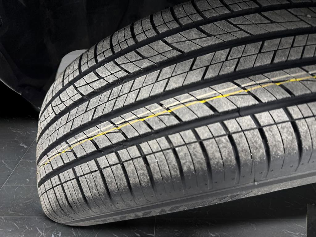 Used 2024 Nissan Rogue SV image 32