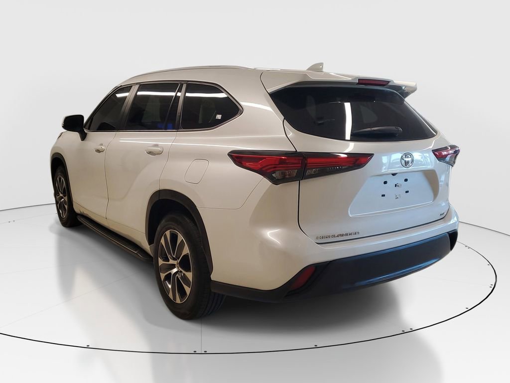 Used 2023 Toyota Highlander XLE image 5