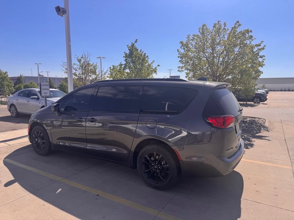 Used 2020 Chrysler Pacifica Touring-L w/ Advanced Safetytec Group AWD/4WD image 7