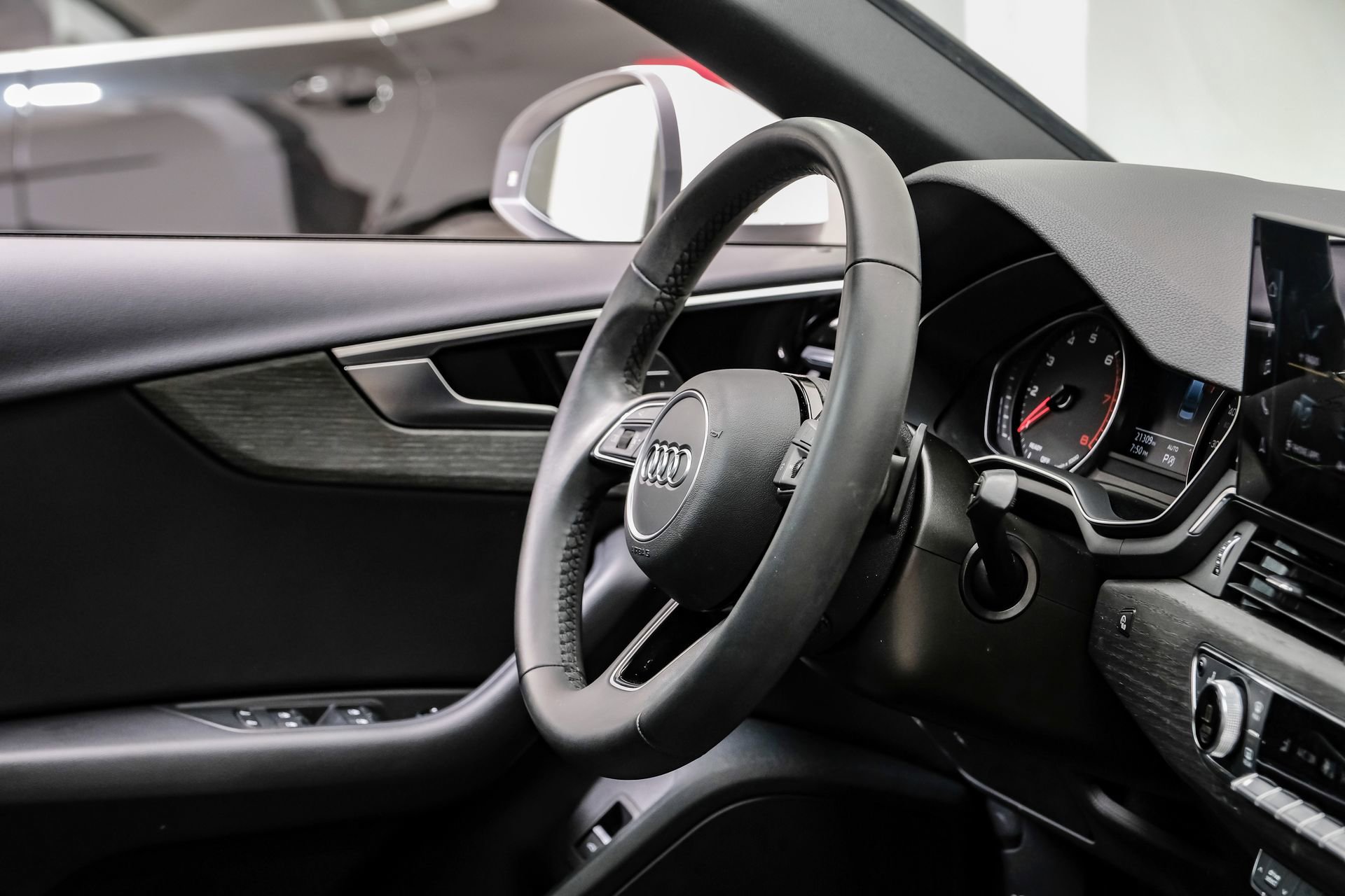 Used 2023 Audi A4 2.0T Premium w/ Convenience Package image 18