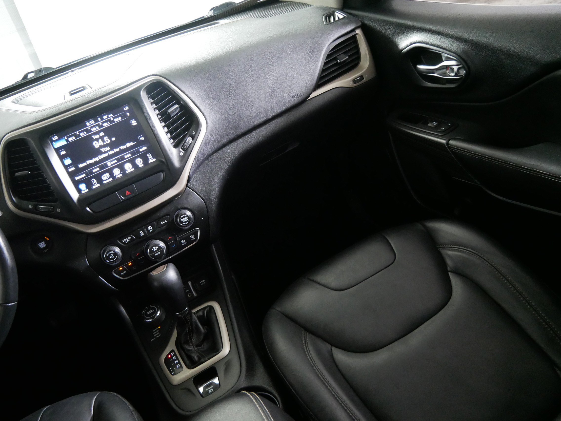 Used 2017 Jeep Cherokee Limited AWD/4WD image 11