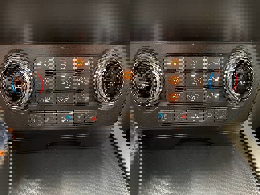 Used 2019 Ford F150 Lariat w/ Equipment Group 502A Luxury image 33