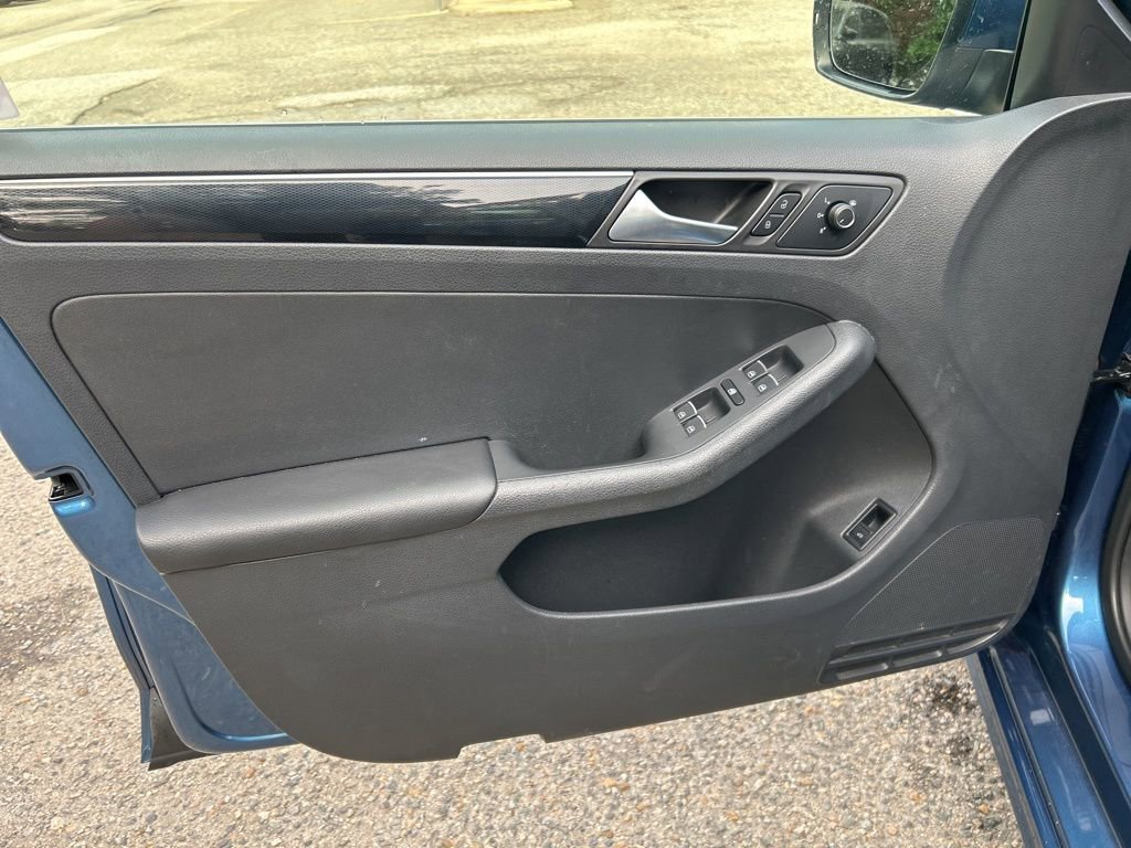 Used 2016 Volkswagen Jetta SEL image 16