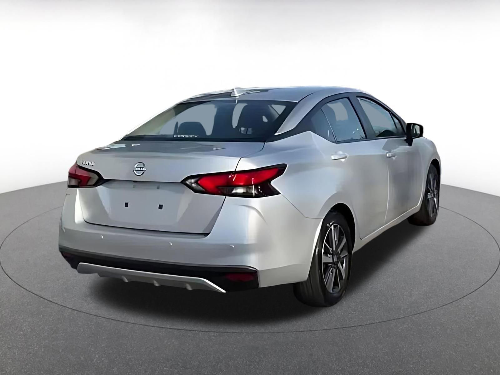 Used 2025 Nissan Versa SV image 12