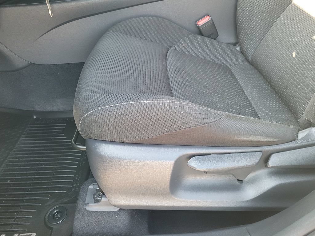 Used 2019 Toyota C-HR LE FWD image 27