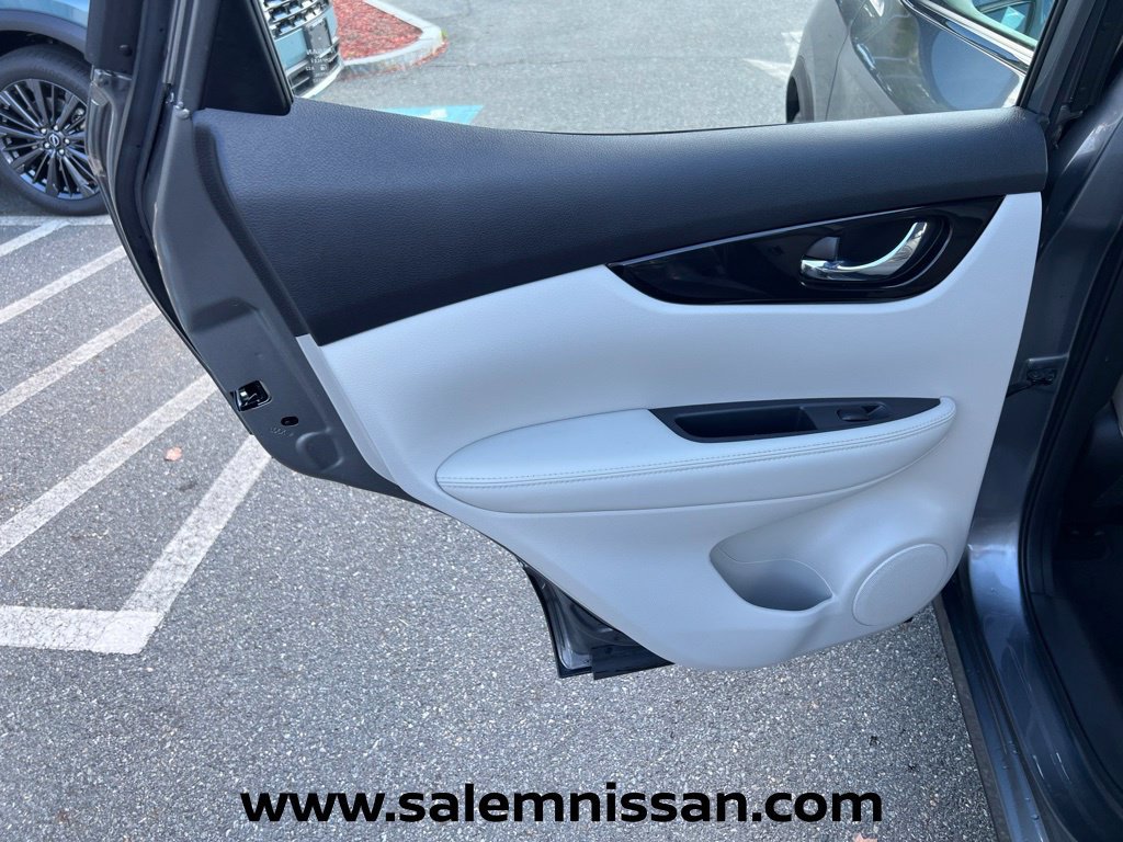 Used 2022 Nissan Rogue Sport SL AWD/4WD image 20